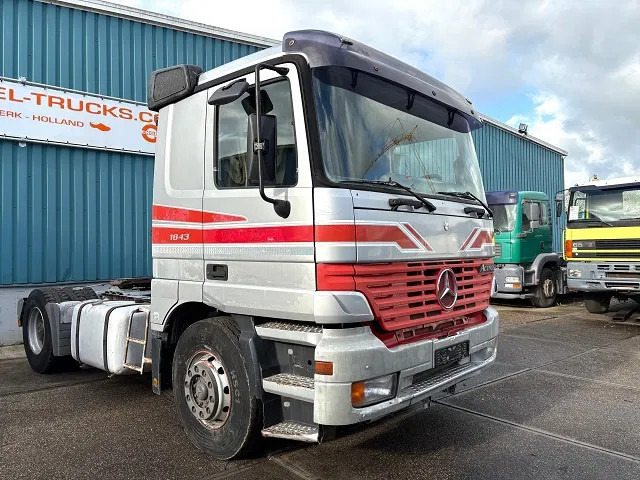 Mercedes-Benz Actros 1843 LS SLEEPERCAB (MP1) (ZF16 MANUAL GEARBOX / REDUCTION AXLE / AIRCONDITIONING / ETC.) - Cabeza tractora: foto 2 Mercedes-Benz Actros 1843 LS SLEEPERCAB (MP1) (ZF16 MANUAL GEARBOX / REDUCTION AXLE / AIRCONDITIONING / ETC.) - Cabeza tractora: foto 2