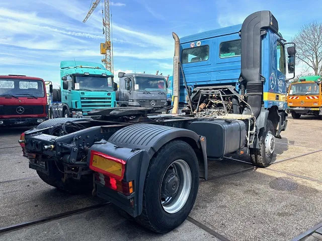 Mercedes-Benz Actros 2040 AS 4x4 FULL STEEL SUSPENSION (ZF16 MANUAL GEARBOX / FULL STEEL SUSPENSION / REDUCTION AXLES / AIRCONDITIONING) - Cabeza tractora: foto 3 Mercedes-Benz Actros 2040 AS 4x4 FULL STEEL SUSPENSION (ZF16 MANUAL GEARBOX / FULL STEEL SUSPENSION / REDUCTION AXLES / AIRCONDITIONING) - Cabeza tractora: foto 3