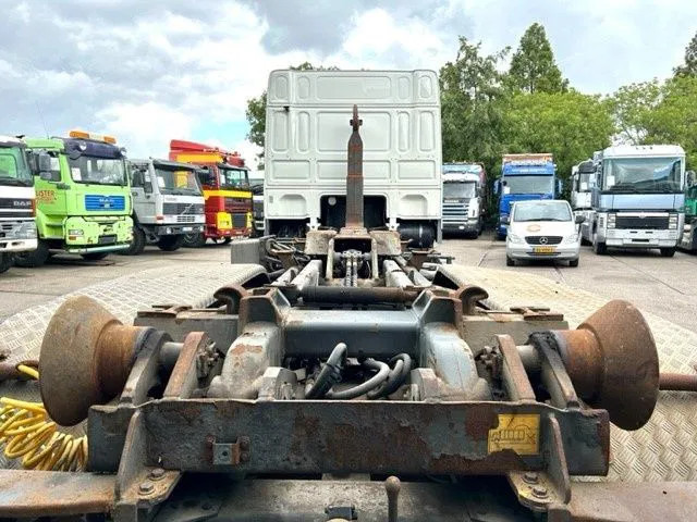 Camión multibasculante DAF 95.480 XF SPACECAB 6x2 WITH HOOK-ARM SYSTEM (EURO 3 / ZF16 MANUAL GEARBOX / ZF-INTARDER / STEEL-/AIR SUSPENSION / AIRCONDITIONIN: foto 10