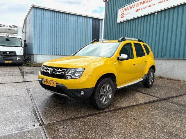 Dacia Duster 1.5DCI 4x4 MINI MPV (6 GEARS MANUAL GEARBOX / AIRCONDITIONING / CRUISE CONTROL / ETC.) - Coche: foto 1 Dacia Duster 1.5DCI 4x4 MINI MPV (6 GEARS MANUAL GEARBOX / AIRCONDITIONING / CRUISE CONTROL / ETC.) - Coche: foto 1