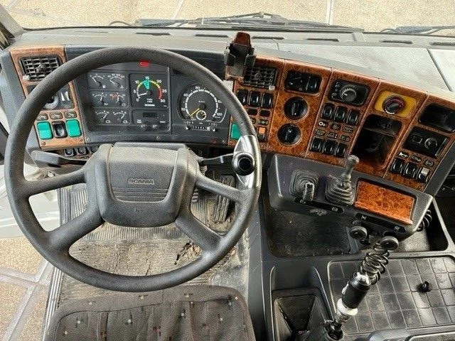 Foto del interior 1: Camión volquete Scania R143-450 V8 STREAMLINE 6x2 FULL STEEL KIPPER (MANUAL GEARBOX / FULL STEEL SUSPENSION / 10 TIRES / ROBSON DRIVE / MECHANICAL PUMP