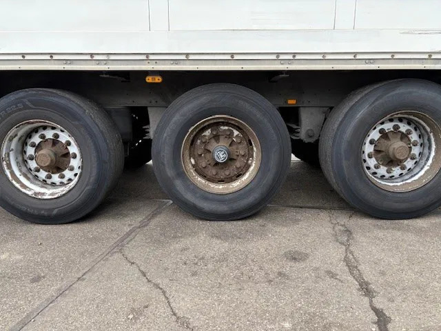 Semirremolque caja cerrada Schmitz Cargobull SKO 24 DOUBLE STOCK CLOSED BOX (BPW-AXLES / DRUM BRAKS / ABS-EBS BRAKES): foto 7