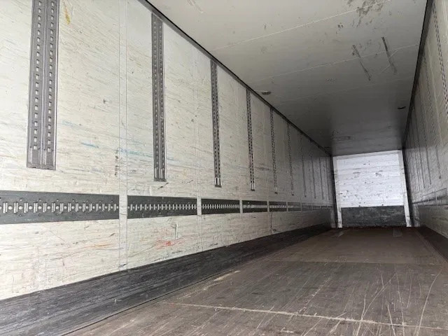 Semirremolque caja cerrada Schmitz Cargobull SKO 24 DOUBLE STOCK CLOSED BOX (BPW-AXLES / DRUM BRAKS / ABS-EBS BRAKES): foto 10