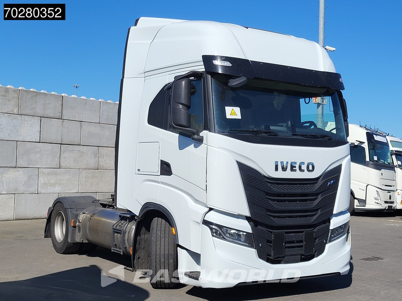 Iveco S-Way 460 4X2 LNG Retarder 2x Tanks Standklima LED Navi - Cabeza tractora: foto 3 Iveco S-Way 460 4X2 LNG Retarder 2x Tanks Standklima LED Navi - Cabeza tractora: foto 3