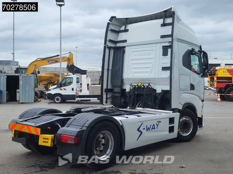 Iveco S-Way 570 S-Way 4X2 Retarder 2x Tanks Standklima Navi Alcoa's - Cabeza tractora: foto 5 Iveco S-Way 570 S-Way 4X2 Retarder 2x Tanks Standklima Navi Alcoa's - Cabeza tractora: foto 5