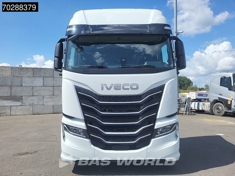 Cabeza tractora nuevo Iveco S-Way 580 4X2 NEW! 2x Tanks Navi ACC Standklima: foto 15