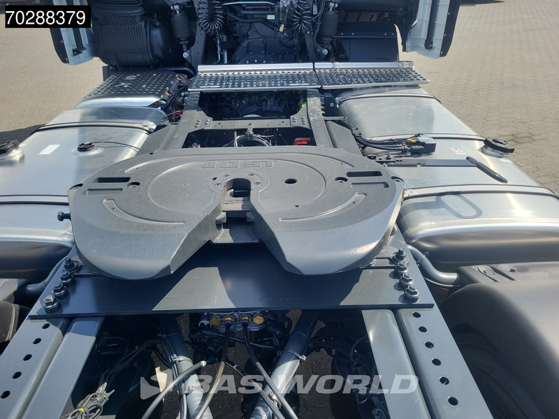 Cabeza tractora nuevo Iveco S-Way 580 4X2 NEW! 2x Tanks Navi ACC Standklima: foto 11