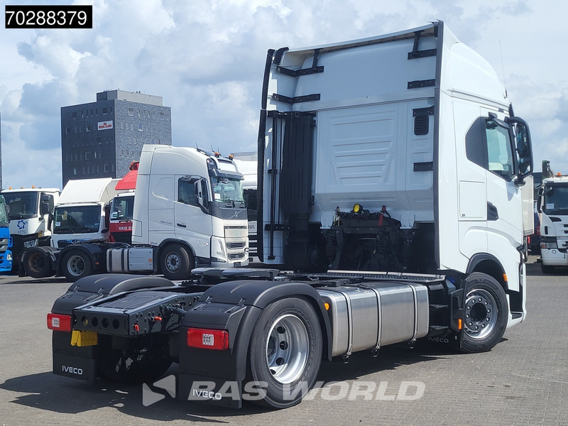 Cabeza tractora nuevo Iveco S-Way 580 4X2 NEW! 2x Tanks Navi ACC Standklima: foto 5