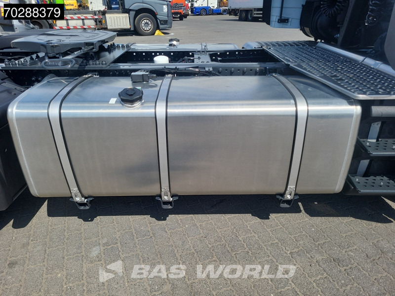 Cabeza tractora nuevo Iveco S-Way 580 4X2 NEW! 2x Tanks Navi ACC Standklima: foto 9