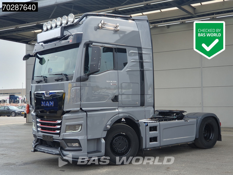 MAN TGX 18.520 4X2 Individual Lion S! GX Retarder Full-Air 2x Tanks Navi LED ACC Euro 6 - Cabeza tractora: foto 1 MAN TGX 18.520 4X2 Individual Lion S! GX Retarder Full-Air 2x Tanks Navi LED ACC Euro 6 - Cabeza tractora: foto 1