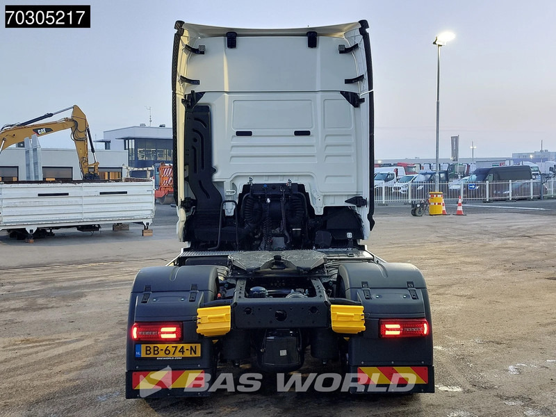 MAN TGX 18.520 4X2 NEW! GX Retarder 2x Tanks Alcoa Standklima MirrorCam Navi LED - Cabeza tractora: foto 3 MAN TGX 18.520 4X2 NEW! GX Retarder 2x Tanks Alcoa Standklima MirrorCam Navi LED - Cabeza tractora: foto 3