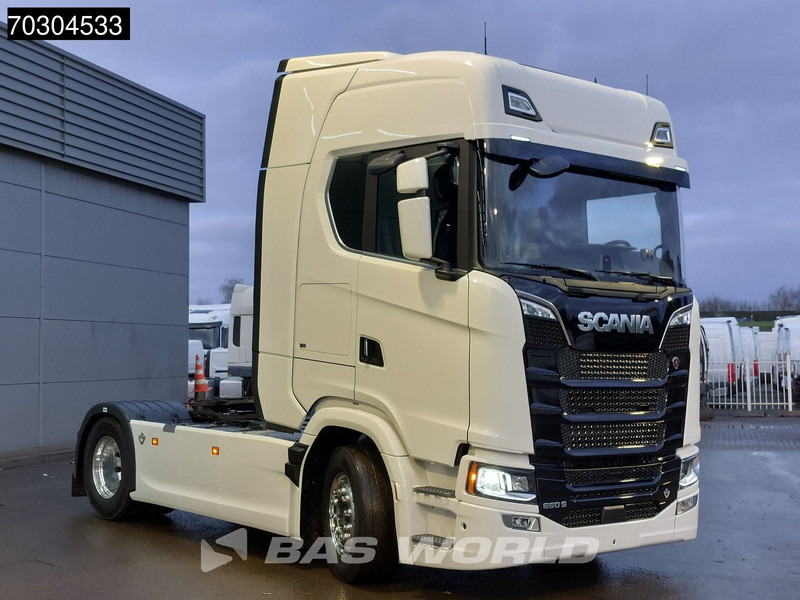 Scania S660 4X2 Retarder Full-Air 2x Tanks Standklima Leather Led ACC Alcoa Euro 6 - Cabeza tractora: foto 3 Scania S660 4X2 Retarder Full-Air 2x Tanks Standklima Leather Led ACC Alcoa Euro 6 - Cabeza tractora: foto 3