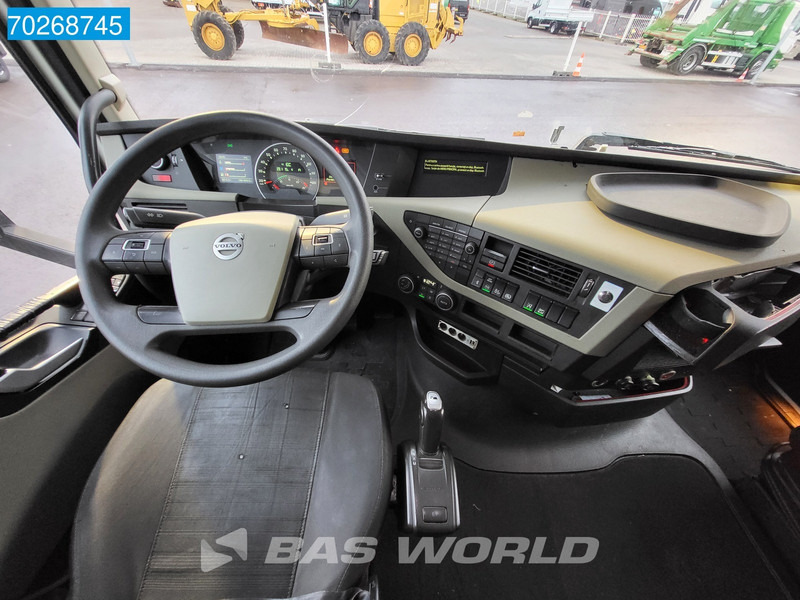 Foto del interior 1: Cabeza tractora Volvo FH 460 4X2 XL Retarder 2x Tanks Xenon