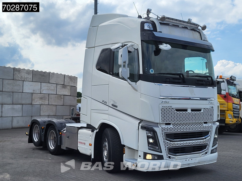 Volvo FH16 750 FH16 6X4 Retarder Liftachse Full-Air Xenon Euro 6 - Cabeza tractora: foto 3 Volvo FH16 750 FH16 6X4 Retarder Liftachse Full-Air Xenon Euro 6 - Cabeza tractora: foto 3