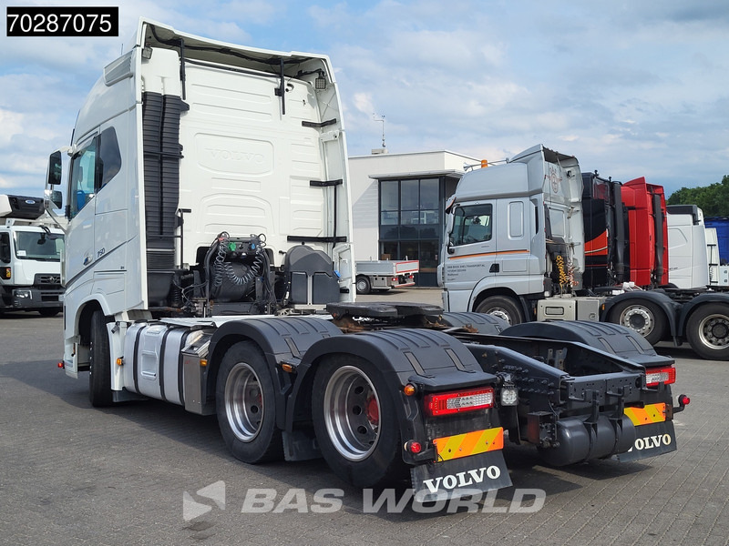 Volvo FH16 750 FH16 6X4 Retarder Liftachse Full-Air Xenon Euro 6 - Cabeza tractora: foto 2 Volvo FH16 750 FH16 6X4 Retarder Liftachse Full-Air Xenon Euro 6 - Cabeza tractora: foto 2