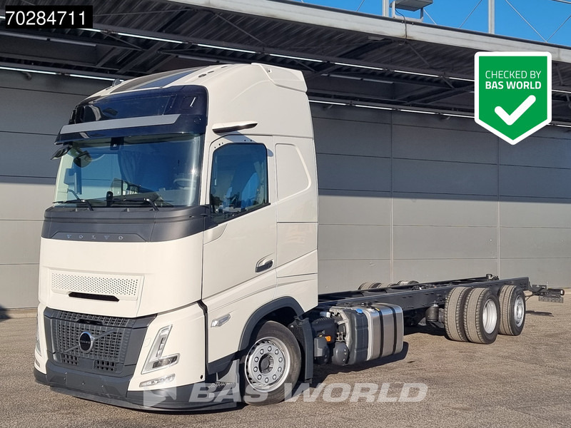 Volvo FH 62 R AERO 6X2 NEW Horsetruck chassis Lift+Lenkachse Dynamic Steering Mirror cam Euro 6 - Camión: foto 1 Volvo FH 62 R AERO 6X2 NEW Horsetruck chassis Lift+Lenkachse Dynamic Steering Mirror cam Euro 6 - Camión: foto 1