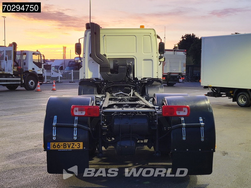 DAF CF 300 6X2 NEW chassis Lift/Steering Axle ACC Retarder Euro 6 - Camión chasis: foto 3 DAF CF 300 6X2 NEW chassis Lift/Steering Axle ACC Retarder Euro 6 - Camión chasis: foto 3