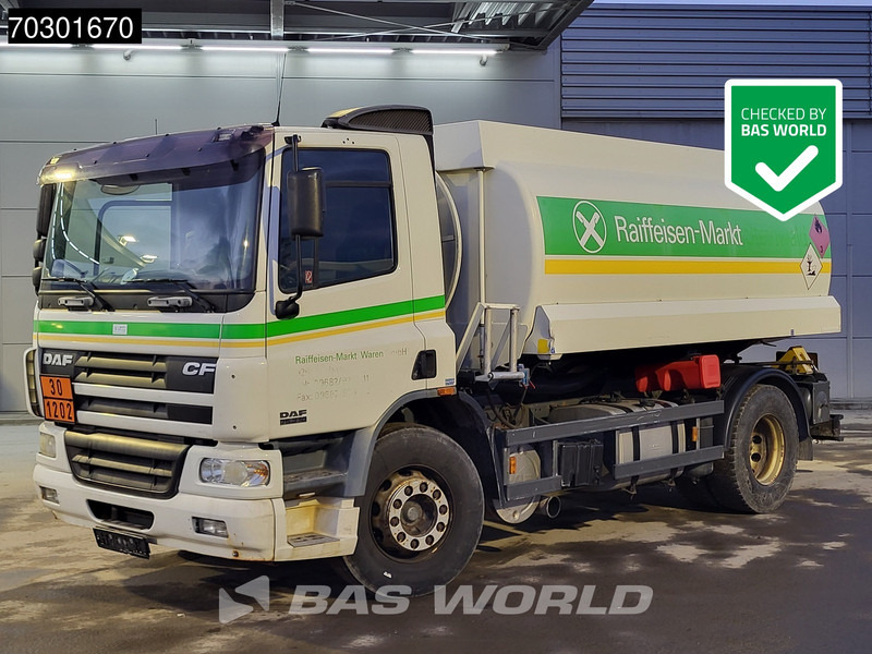 DAF CF75.310 4X2 13500 Lohr tanker 2 compartments ADR Manual Euro 3 - Camión cisterna: foto 1 DAF CF75.310 4X2 13500 Lohr tanker 2 compartments ADR Manual Euro 3 - Camión cisterna: foto 1