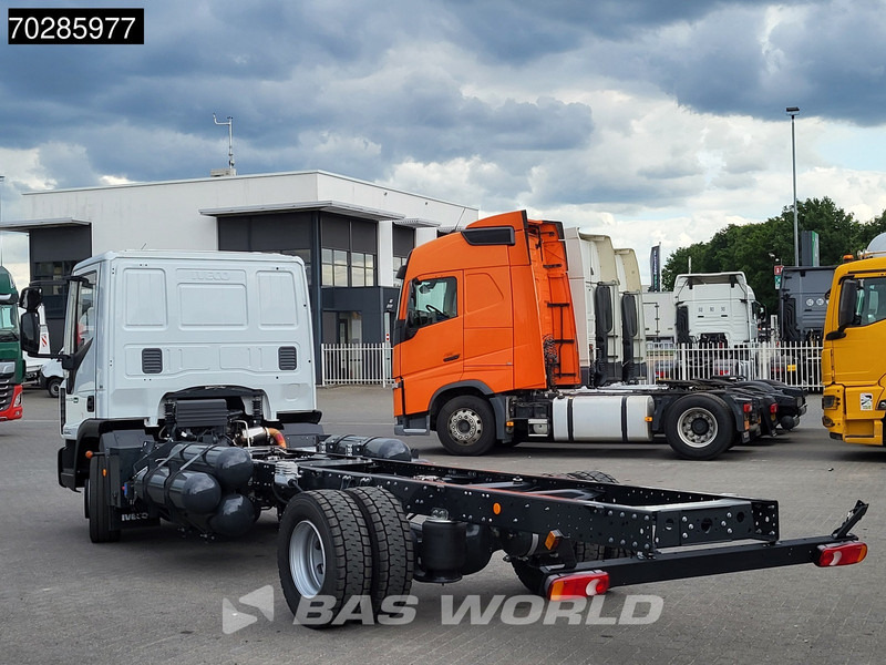 Iveco Eurocargo 120LE210 4X2 Nieuw! CNG 2xTanks Retarder TELMA Euro 6 - Camión chasis: foto 2 Iveco Eurocargo 120LE210 4X2 Nieuw! CNG 2xTanks Retarder TELMA Euro 6 - Camión chasis: foto 2