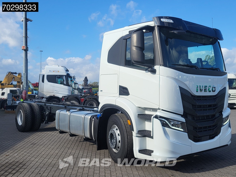 Iveco S-Way 340 4X2 NEW! Chassis Automatic Navi LED Euro 6 - Camión chasis: foto 3 Iveco S-Way 340 4X2 NEW! Chassis Automatic Navi LED Euro 6 - Camión chasis: foto 3