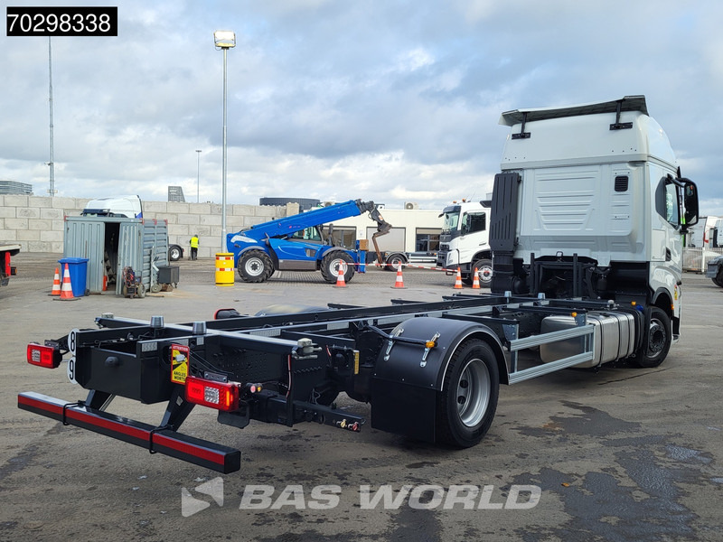 Iveco S-Way 460 4X2 NEW !! BDF Automatic Full air ACC Led Euro 6 - Camión portacontenedore/ Intercambiable: foto 5 Iveco S-Way 460 4X2 NEW !! BDF Automatic Full air ACC Led Euro 6 - Camión portacontenedore/ Intercambiable: foto 5