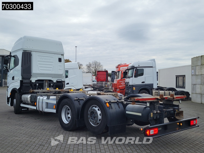 Iveco S-Way 510 6X2 Retarder Full Air Lift Axle BDF Euro 6 - Camión portacontenedore/ Intercambiable: foto 2 Iveco S-Way 510 6X2 Retarder Full Air Lift Axle BDF Euro 6 - Camión portacontenedore/ Intercambiable: foto 2