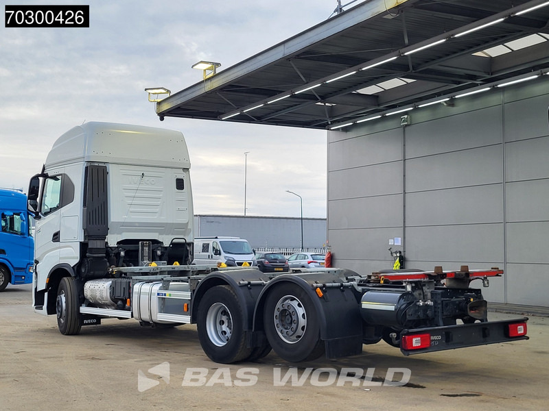Iveco S-Way 510 6X2 Retarder Full Air Lift Axle BDF Euro 6 - Camión portacontenedore/ Intercambiable: foto 2 Iveco S-Way 510 6X2 Retarder Full Air Lift Axle BDF Euro 6 - Camión portacontenedore/ Intercambiable: foto 2