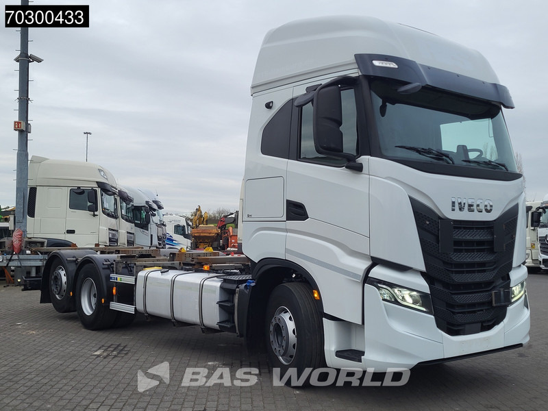 Iveco S-Way 510 6X2 Retarder Full Air Lift Axle BDF Euro 6 - Camión portacontenedore/ Intercambiable: foto 3 Iveco S-Way 510 6X2 Retarder Full Air Lift Axle BDF Euro 6 - Camión portacontenedore/ Intercambiable: foto 3