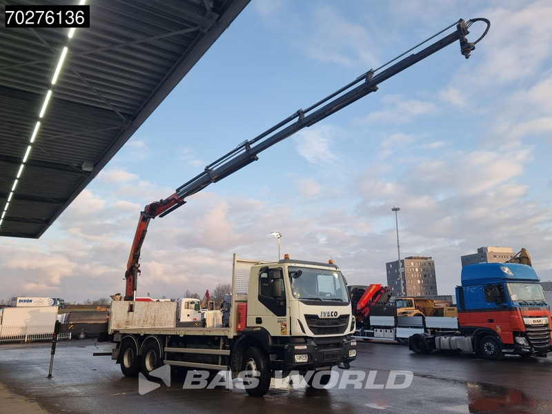 Iveco Trakker 360 6X4 Palfinger PK 18502 SH D Kran Crane Big axle Euro 6 - Camión caja abierta, Camión grúa: foto 5 Iveco Trakker 360 6X4 Palfinger PK 18502 SH D Kran Crane Big axle Euro 6 - Camión caja abierta, Camión grúa: foto 5