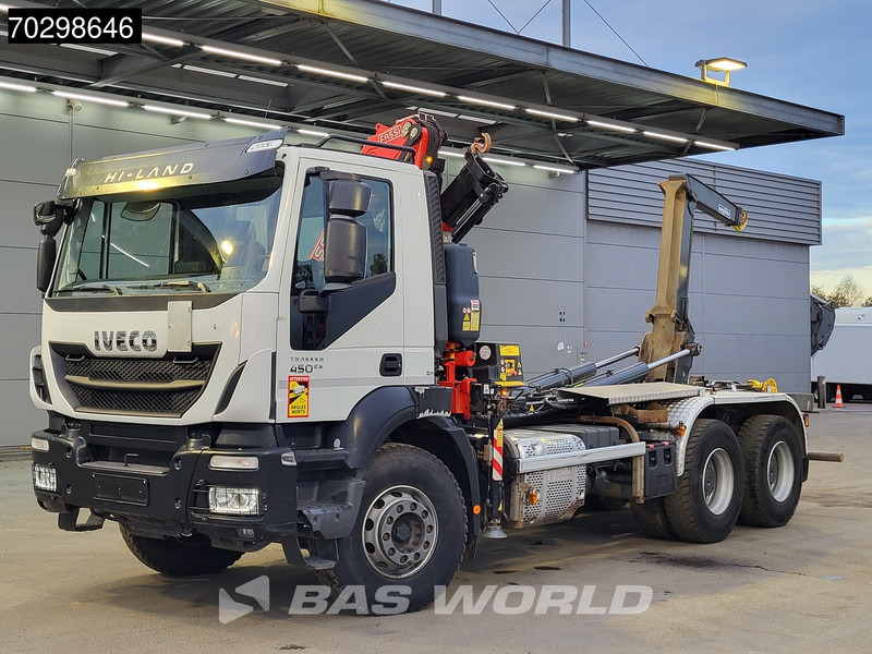 Iveco Trakker 450 6X4 Fassi F120B.2.22 Crane Marrel AL16S50 Retarder Big-axle Euro 6 - Camión multibasculante, Camión grúa: foto 3 Iveco Trakker 450 6X4 Fassi F120B.2.22 Crane Marrel AL16S50 Retarder Big-axle Euro 6 - Camión multibasculante, Camión grúa: foto 3