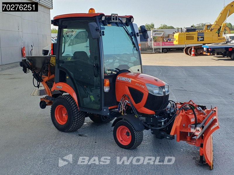Kubota BX231 D-C C10 4X4 4x4 - INCL ATTACHMENTS - Tractor: foto 3 Kubota BX231 D-C C10 4X4 4x4 - INCL ATTACHMENTS - Tractor: foto 3