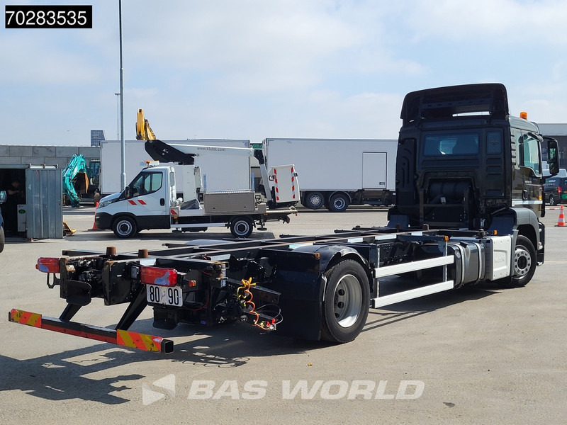 MAN TGS 18.360 834 4X2 19tonner BDF Automatic Navi Euro 6 - Camión portacontenedore/ Intercambiable: foto 5 MAN TGS 18.360 834 4X2 19tonner BDF Automatic Navi Euro 6 - Camión portacontenedore/ Intercambiable: foto 5