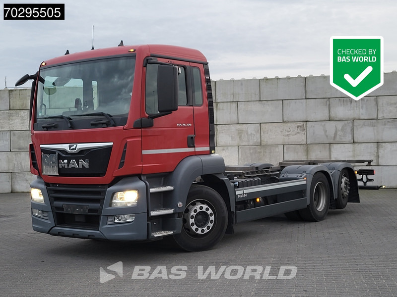 MAN TGS 26.320 TGS 6X2 ADR BDF Lift + Steering Axle Euro 6 - Camión portacontenedore/ Intercambiable: foto 1 MAN TGS 26.320 TGS 6X2 ADR BDF Lift + Steering Axle Euro 6 - Camión portacontenedore/ Intercambiable: foto 1