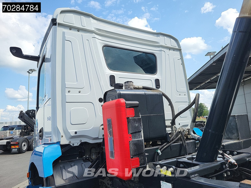 Mercedes-Benz Arocs 3243 8X4 16m3 tipper Big-Axle Steelsuspension Automatic Navi Euro 6 - Camión volquete: foto 5 Mercedes-Benz Arocs 3243 8X4 16m3 tipper Big-Axle Steelsuspension Automatic Navi Euro 6 - Camión volquete: foto 5