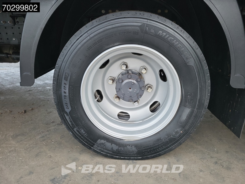 Camión caja cerrada Mitsubishi 7C18 4X2 8tonner Automatic 1000kg Ladebordwand Airco Euro 6: foto 17 Camión caja cerrada Mitsubishi 7C18 4X2 8tonner Automatic 1000kg Ladebordwand Airco Euro 6: foto 17