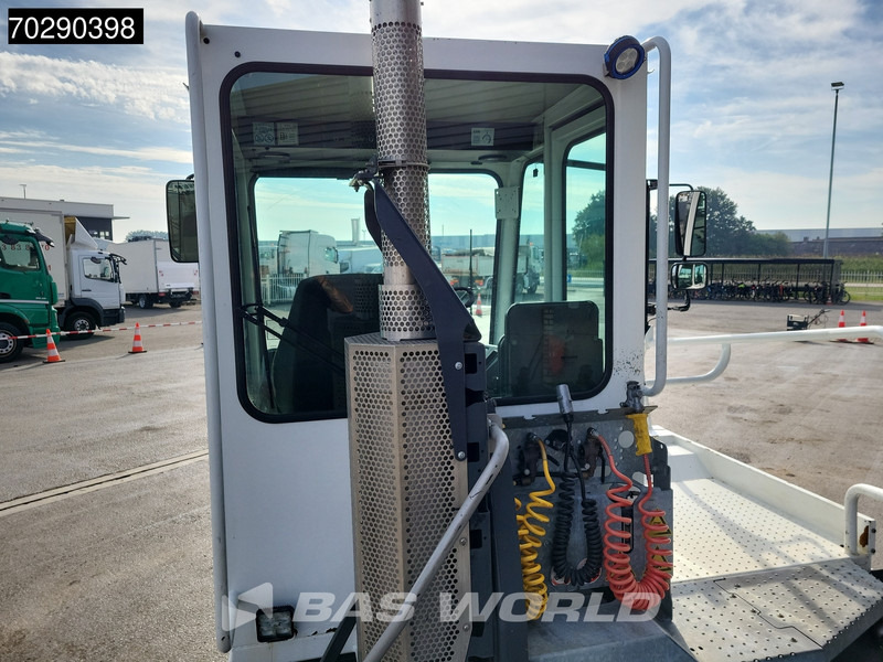 Leasing de Terberg YT222 4X2 NL-Truck EPA Big-Axle Hebesattel Terberg YT222 4X2 NL-Truck EPA Big-Axle Hebesattel: foto 13 Leasing de Terberg YT222 4X2 NL-Truck EPA Big-Axle Hebesattel Terberg YT222 4X2 NL-Truck EPA Big-Axle Hebesattel: foto 13