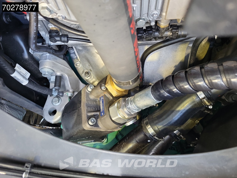 Camión multibasculante nuevo Volvo FH 540 8X4 NEW! HYVA 30-62 Heavy-Duty Lift-Steering Axle Retarder Euro 6: foto 7