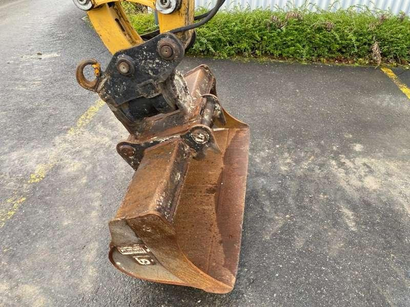 Miniexcavadora Caterpillar CANOPY 302.7DCR MACHINE SUISSE: foto 6