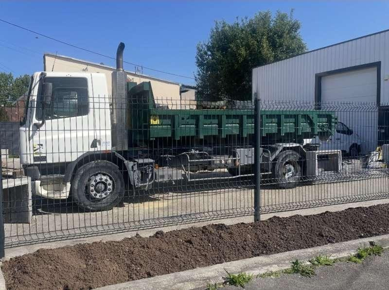 DAF 75CF - Camión multibasculante: foto 2 DAF 75CF - Camión multibasculante: foto 2