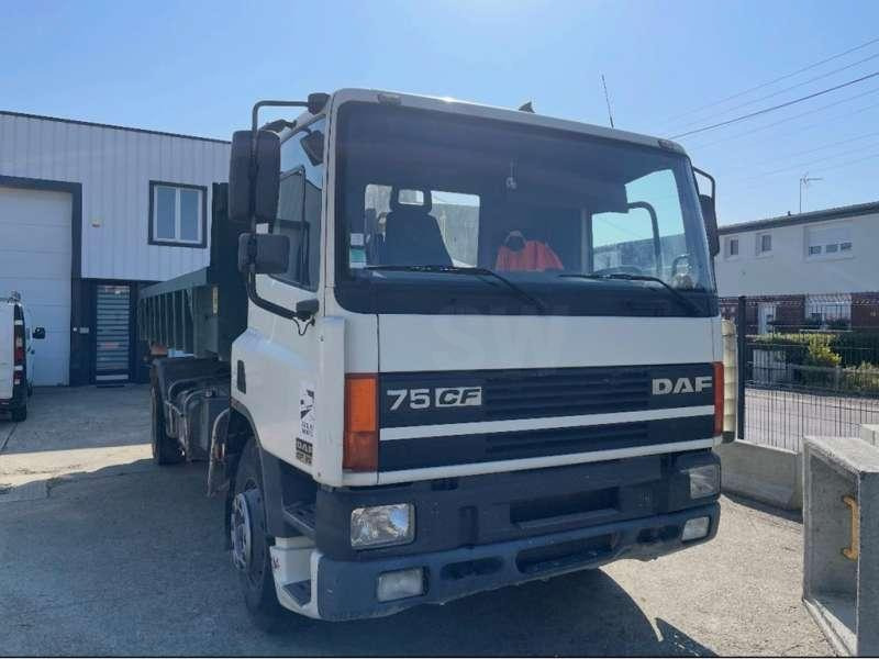 DAF 75CF - Camión multibasculante: foto 3 DAF 75CF - Camión multibasculante: foto 3