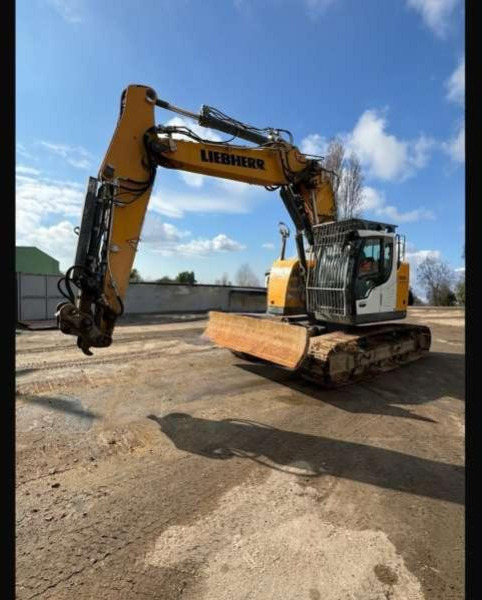 Liebherr R926 COMPACT - Excavadora de cadenas: foto 1 Liebherr R926 COMPACT - Excavadora de cadenas: foto 1