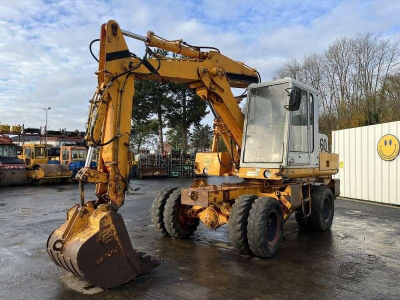 Poclain P60 - Excavadora de ruedas: foto 2 Poclain P60 - Excavadora de ruedas: foto 2