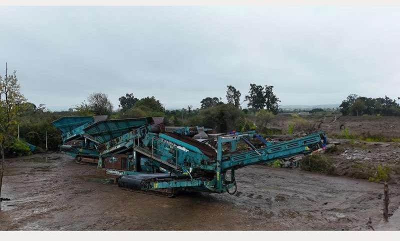 Powerscreen Warrior 1400 - Cribadora: foto 2 Powerscreen Warrior 1400 - Cribadora: foto 2