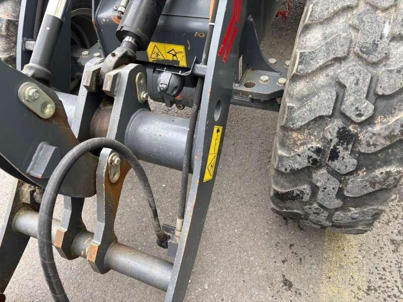 Cargadora articulada Schaeff TL65: foto 38