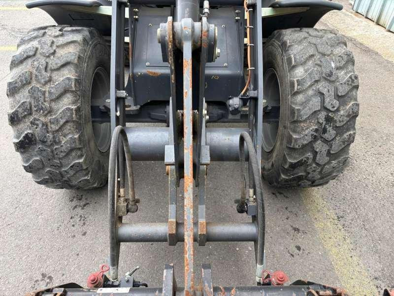 Cargadora articulada Schaeff TL65: foto 40