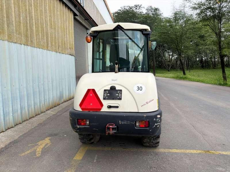 Cargadora articulada Schaeff TL65: foto 12