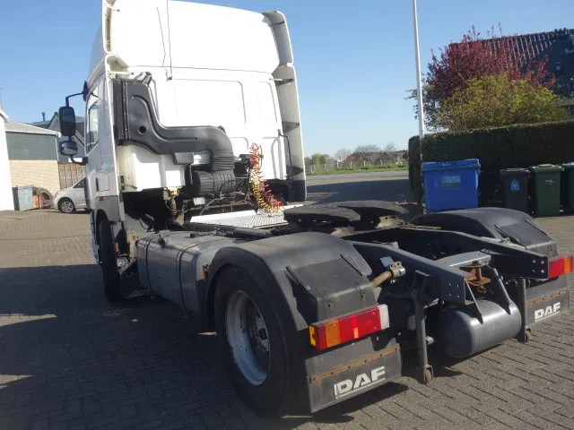 Cabeza tractora DAF CF 410: foto 10