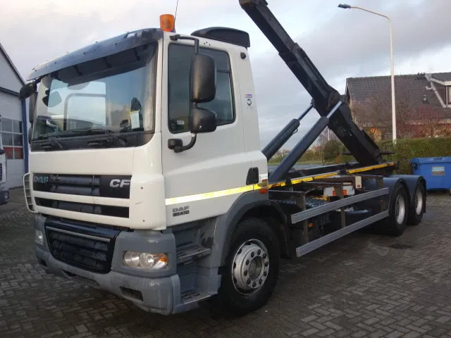 DAF 85.410 CF 6X4 SLEEL SPRINGS MANUAL GEARBOX - Camión multibasculante: foto 1 DAF 85.410 CF 6X4 SLEEL SPRINGS MANUAL GEARBOX - Camión multibasculante: foto 1