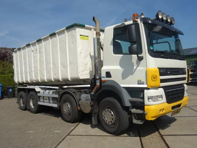 DAF CF 410 8X4 NCH CONTAINER SYSTEEM 32 TON 90 graden silo containers,25 CUB CONTAINER - Camión con equipo de cable: foto 2 DAF CF 410 8X4 NCH CONTAINER SYSTEEM 32 TON 90 graden silo containers,25 CUB CONTAINER - Camión con equipo de cable: foto 2
