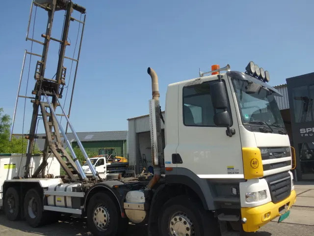 DAF CF 410 8X4 NCH CONTAINER SYSTEEM 32 TON 90 graden silo containers - Camión con equipo de cable: foto 2 DAF CF 410 8X4 NCH CONTAINER SYSTEEM 32 TON 90 graden silo containers - Camión con equipo de cable: foto 2